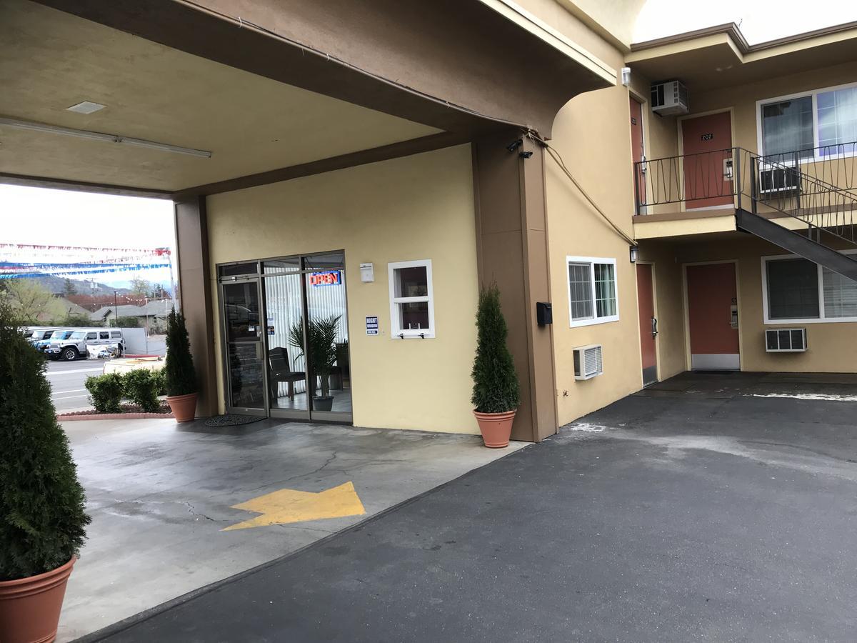 Sunset Inn Grants Pass Zewnętrze zdjęcie