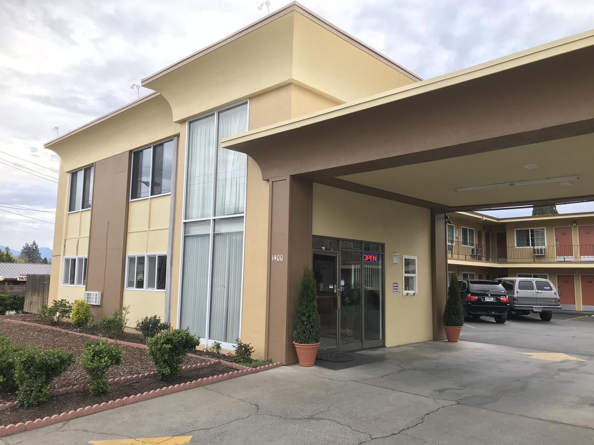 Sunset Inn Grants Pass Zewnętrze zdjęcie